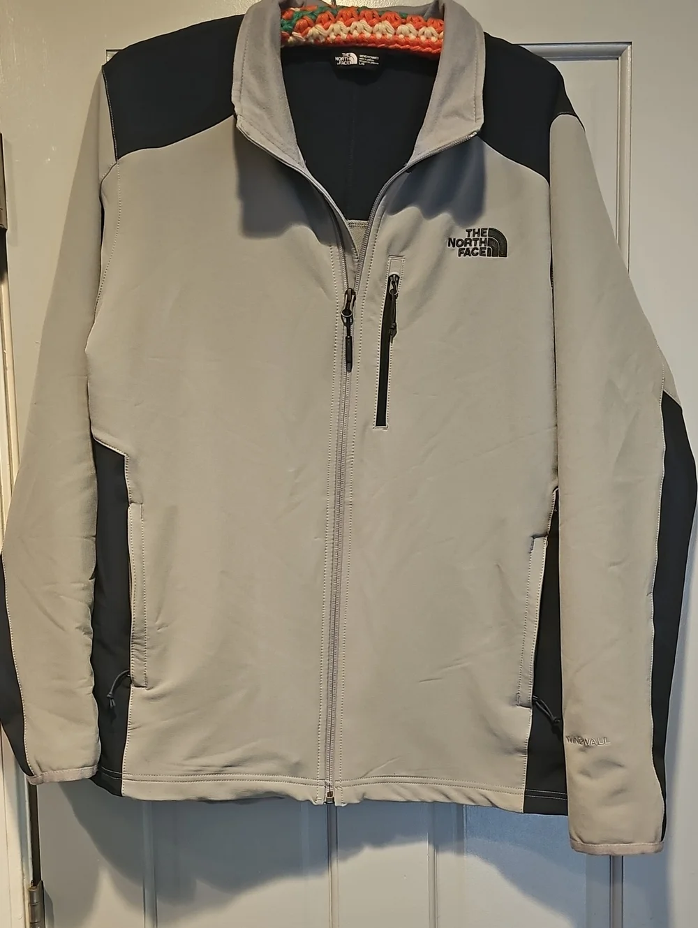 The North Face Men’s Light Gray  Black Performance Jacket Size Large Lightweight